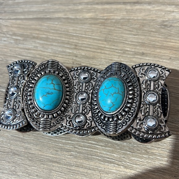 Cuff - Picture 2 of 2